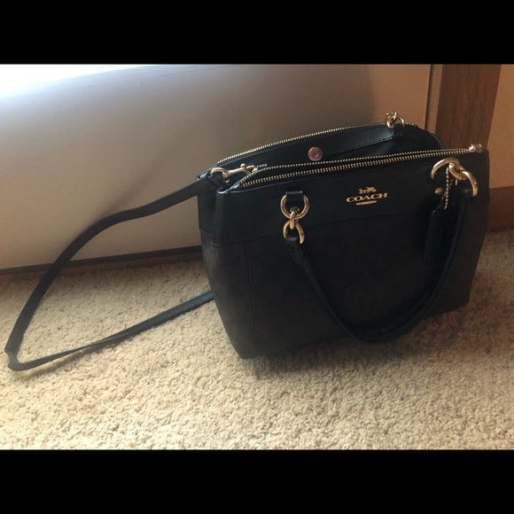 Coach Handbags - Coach purse